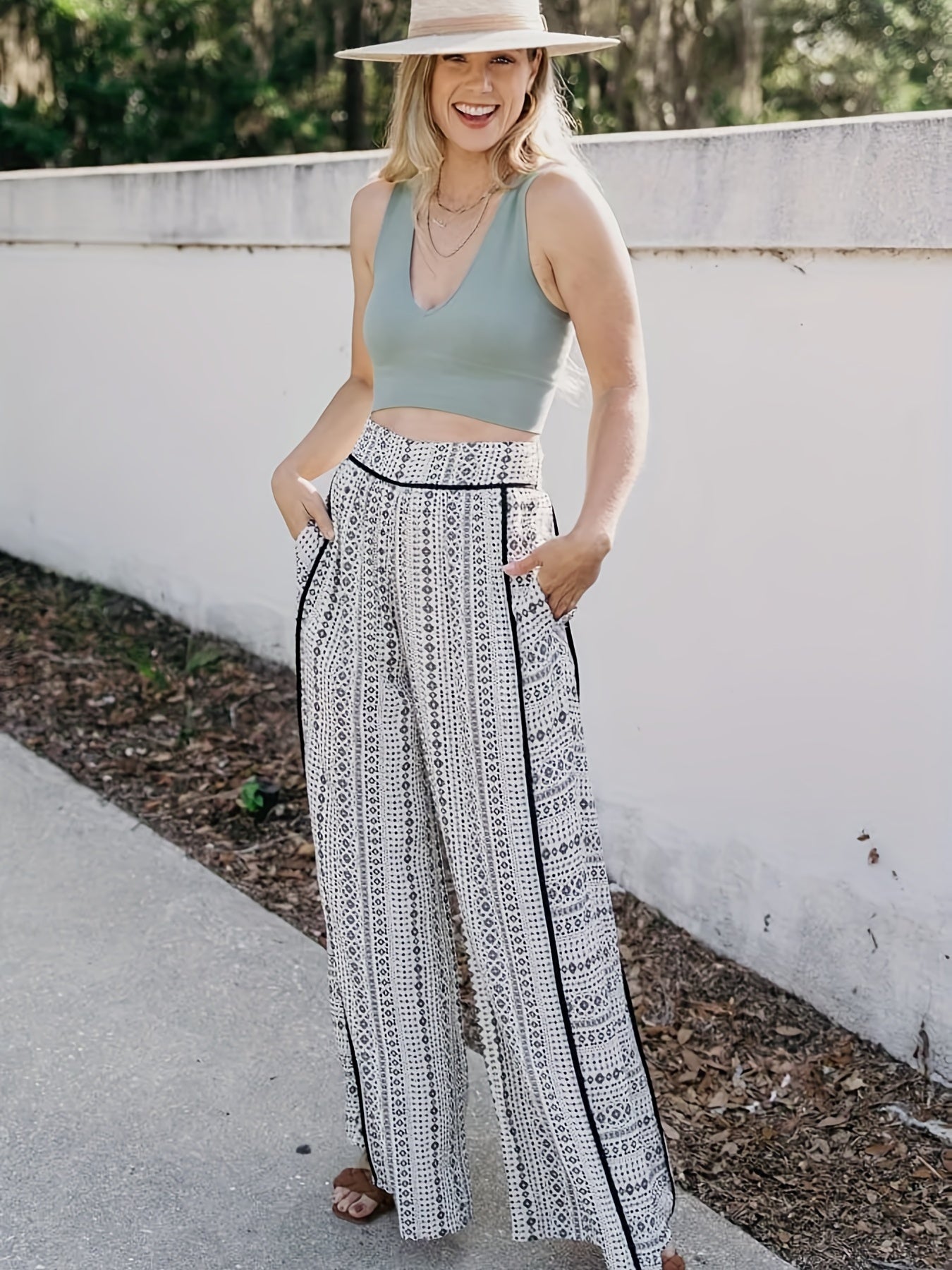  Wide Leg Geometric Print Pants with Pockets