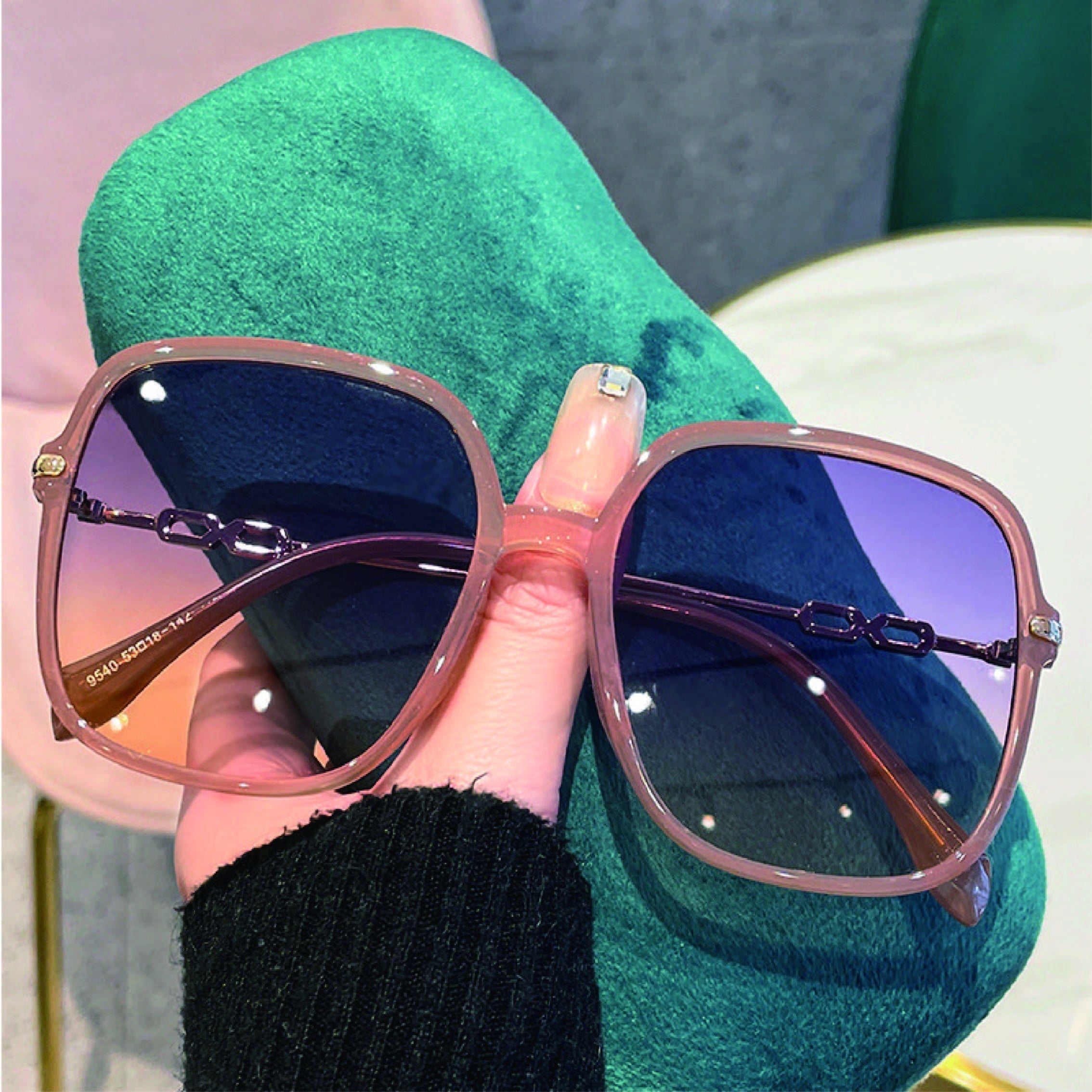 Oversized Square Frame Sunglasses Gradient Chain Temple UV400