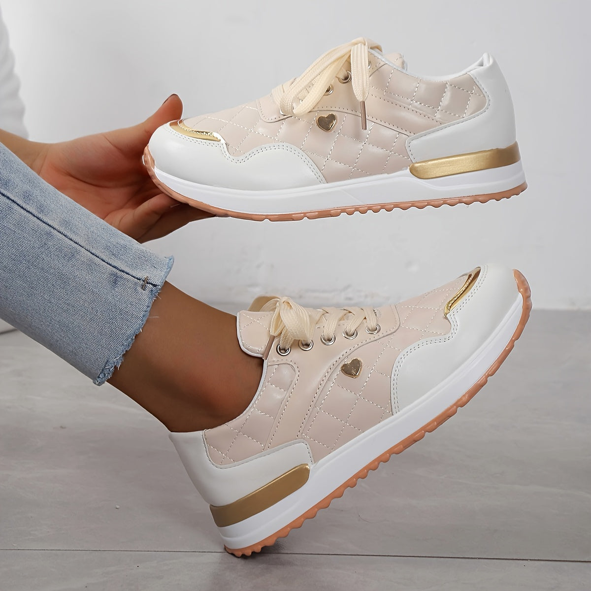 Women's Lightweight Lace-Up Sneakers Comfortable Low-Top Sports Shoes