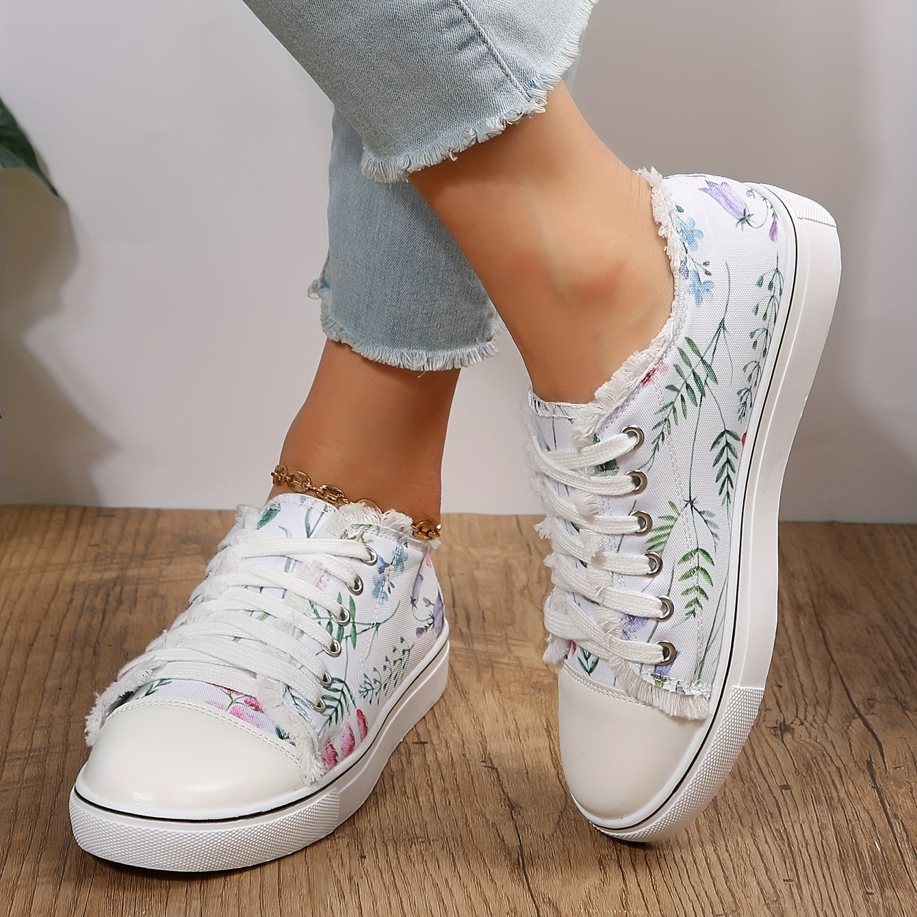 Floral Print Canvas Sneakers Lace Up Round Toe Walking Shoes