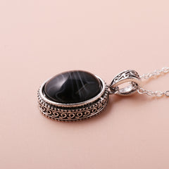 Vintage Oval Side Carved Necklace