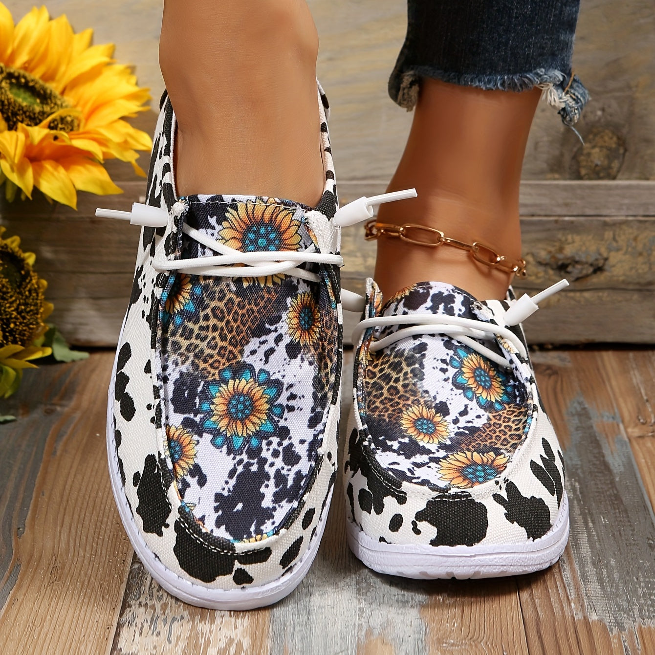Floral & Cow Printed Slip On Canvas Shoes Low Round Toe Non slip Flat Shoes
