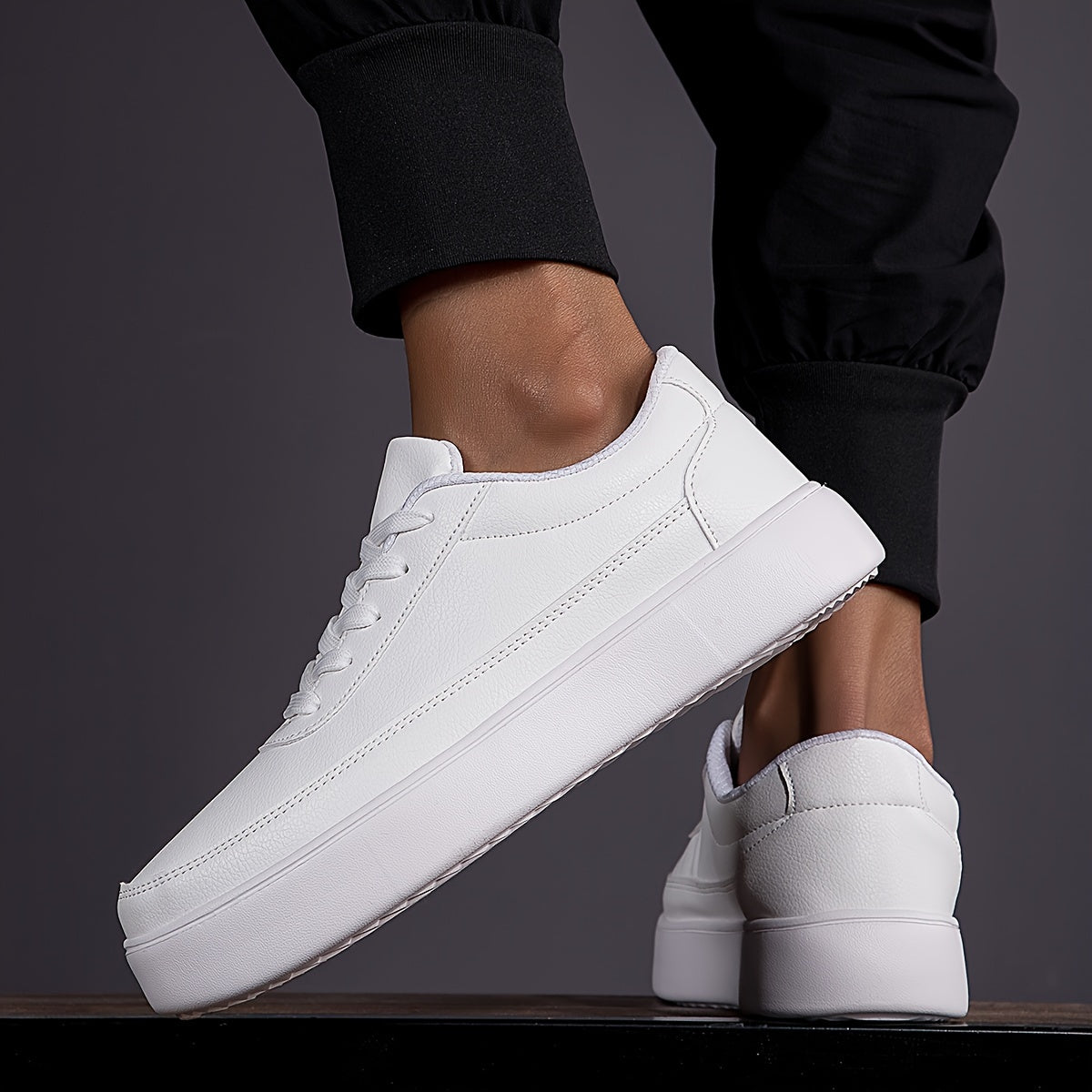 Men's Comfy Skate Shoes Anti Skid Breathable Lace Up Platform Sneakers