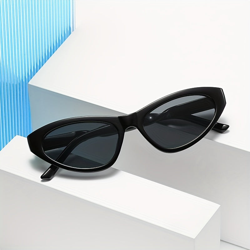 Triangle Frame Sunglasses Solid Gradient Lens Vintage Eyewear