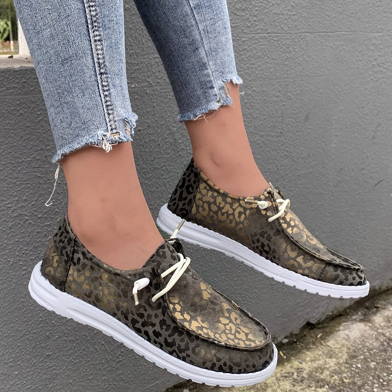 Leopard Pattern Canvas Slip-on Lace-up Casual Shoes