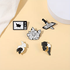 Japanese Sadako Pattern Brooch Mobile Phone Decoration Crystal Pin