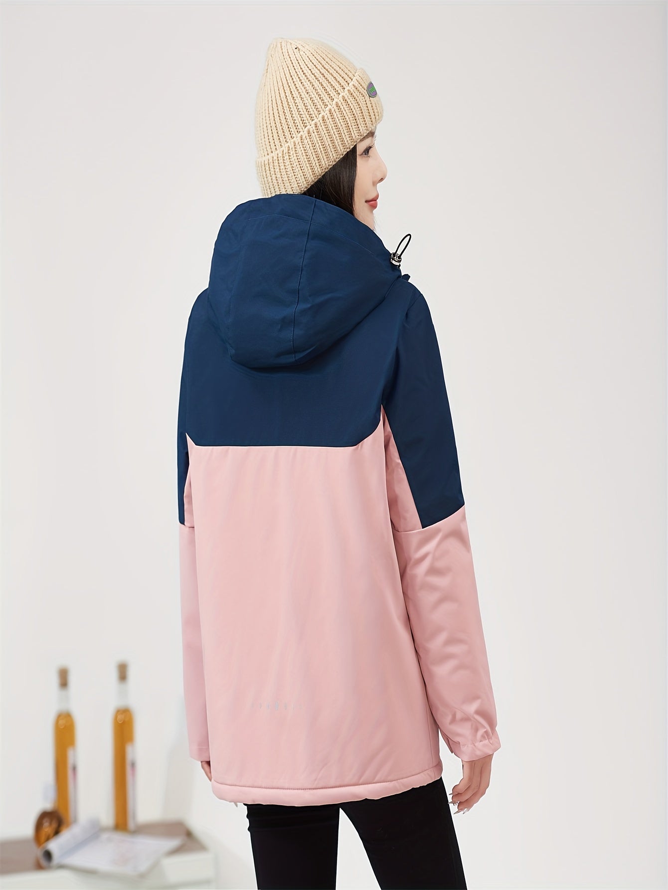 Women's Outdoor Sports Jacket Windproof Rainproof Hooded Jacket