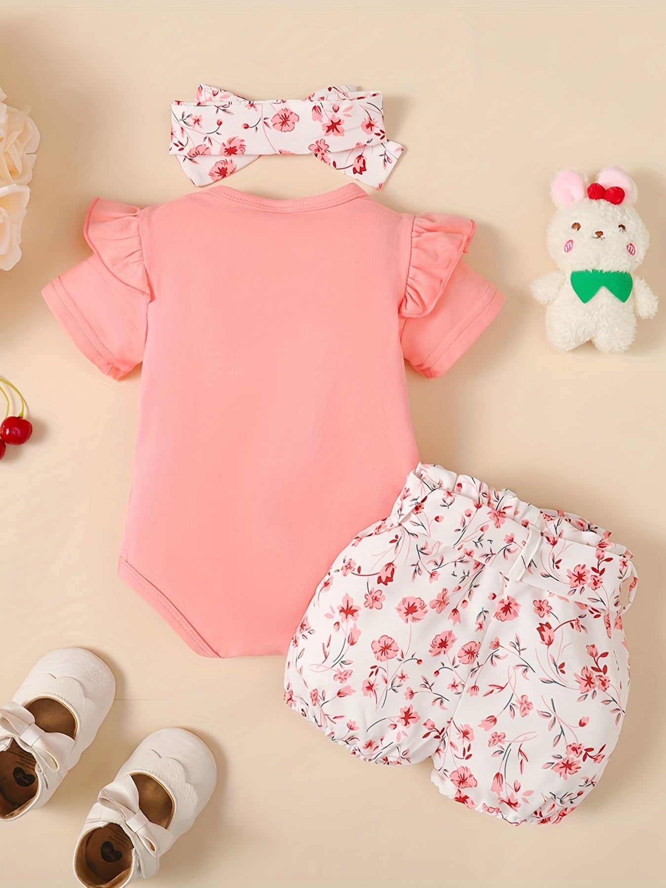 3pcs Baby Girls Rabbit Print Onesie & Floral Shorts Set