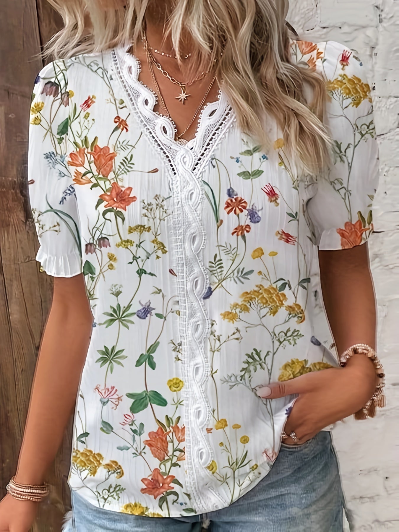  Floral Print Lace Panel Puff Sleeve V Neck Top