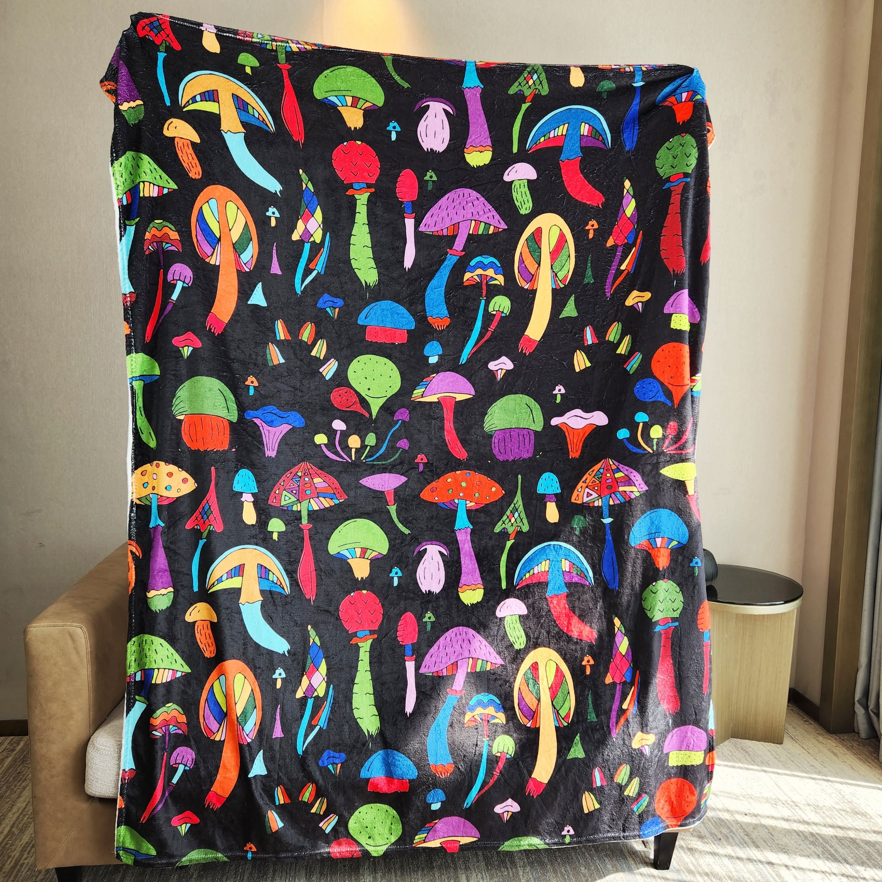 Cartoon Mushroom Print Flannel Blanket for Home and Travel