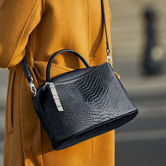 Vintage Leather Handbag Crocodile Pattern Zipper Closure Stylish Shoulder Bag