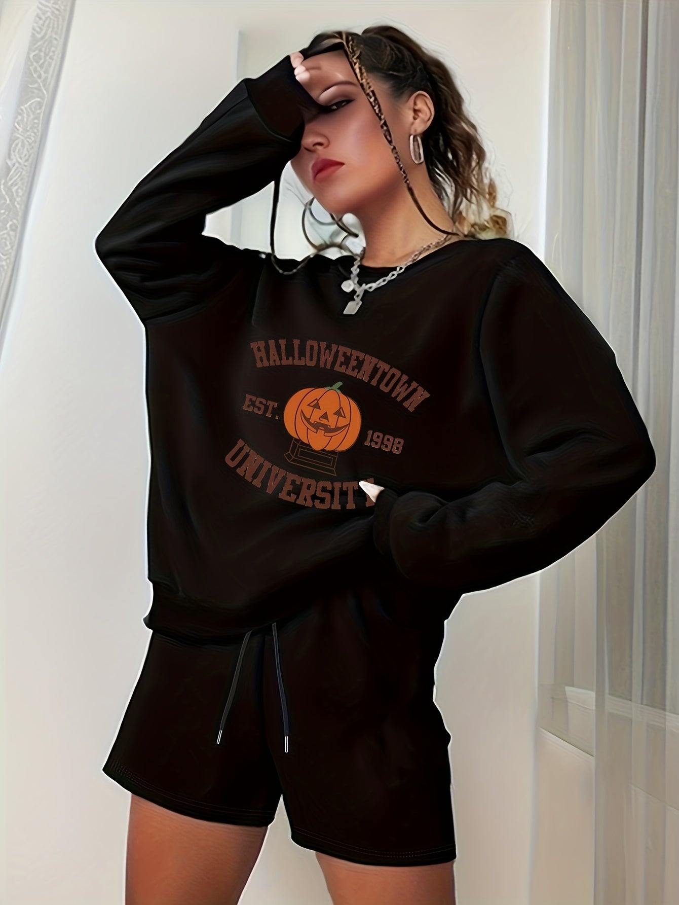  Women's Graphic Print Sweatshirt & Shorts Set