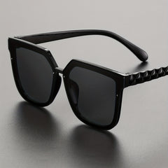 Men's Classic Oval Frame Sunglasses with Case