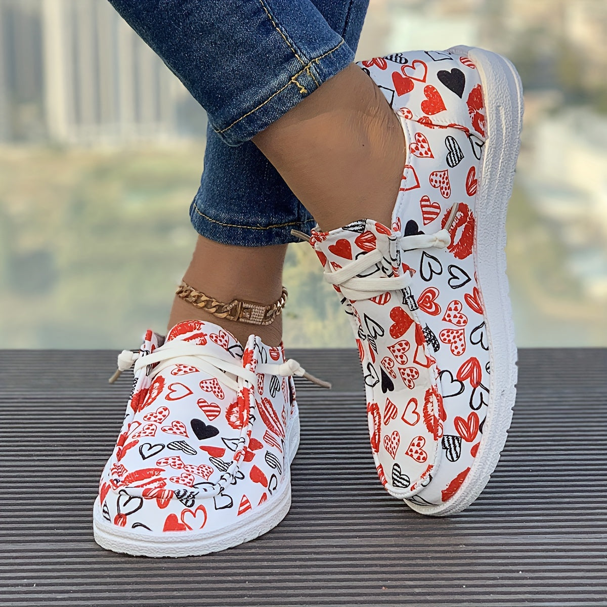 Heart Pattern Flat Lace-up Skate Shoes for Women