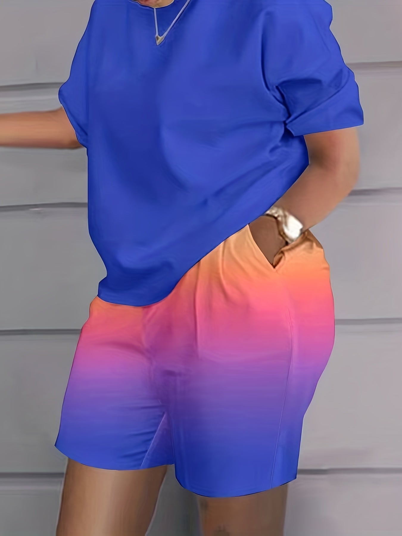  Women's Solid Tee & Ombre Print Shorts Set