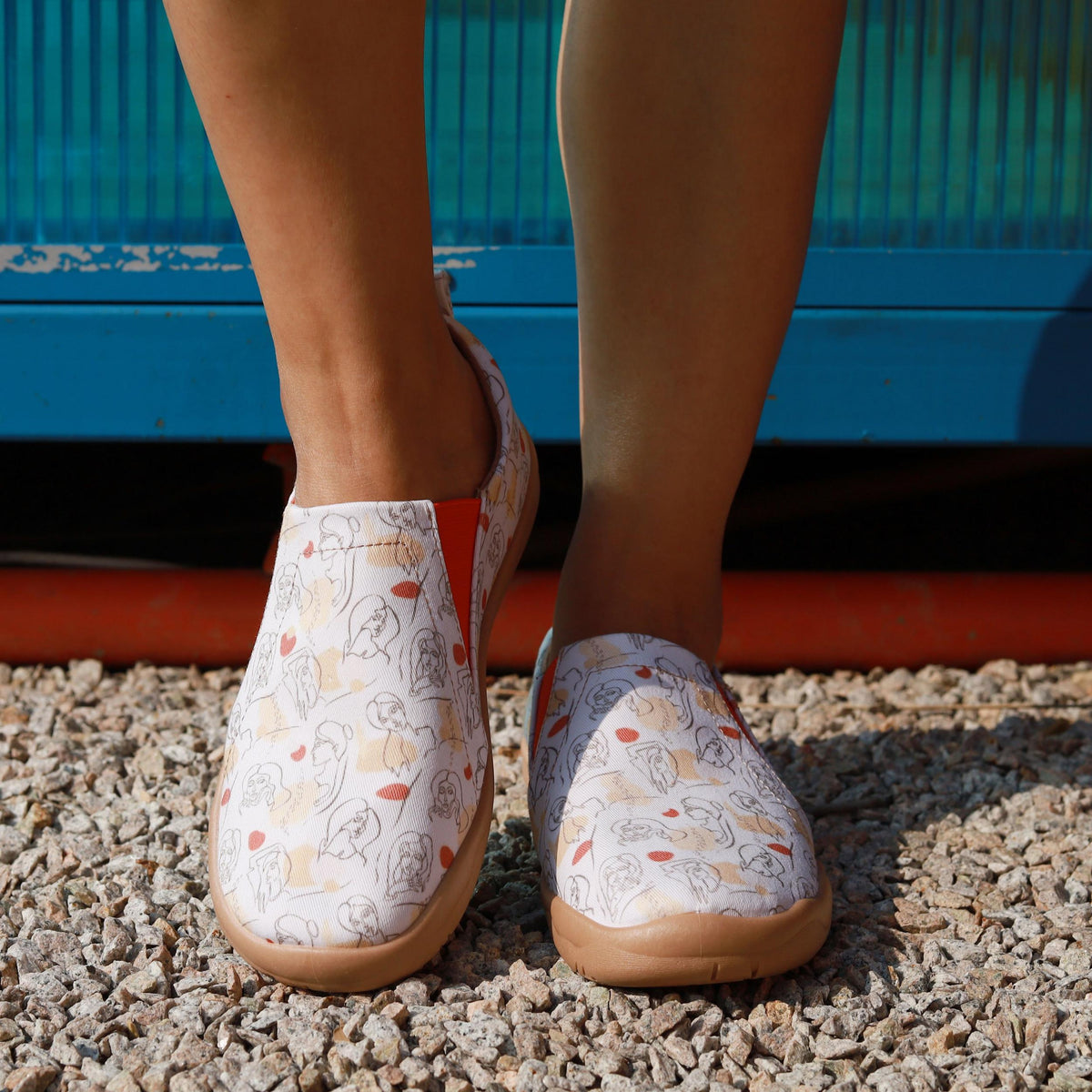 Women's Heart & Beauty Pattern Slip On Lightweight Shoes