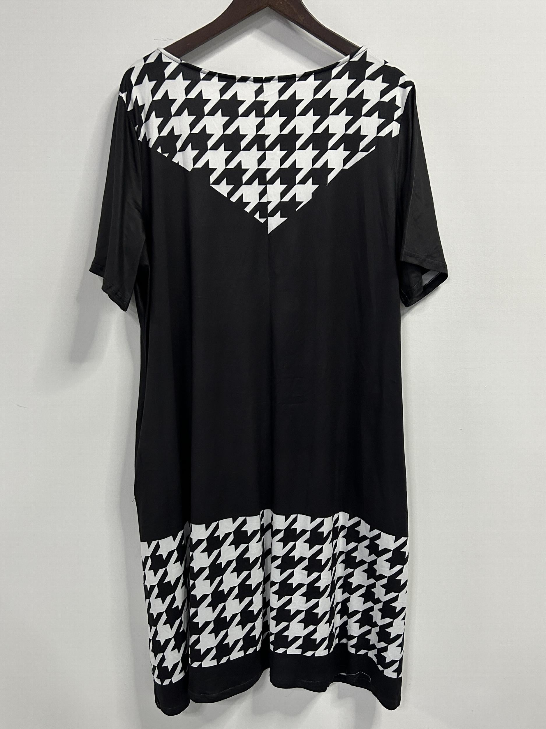  Houndstooth Print Short Sleeve Dress with Pockets