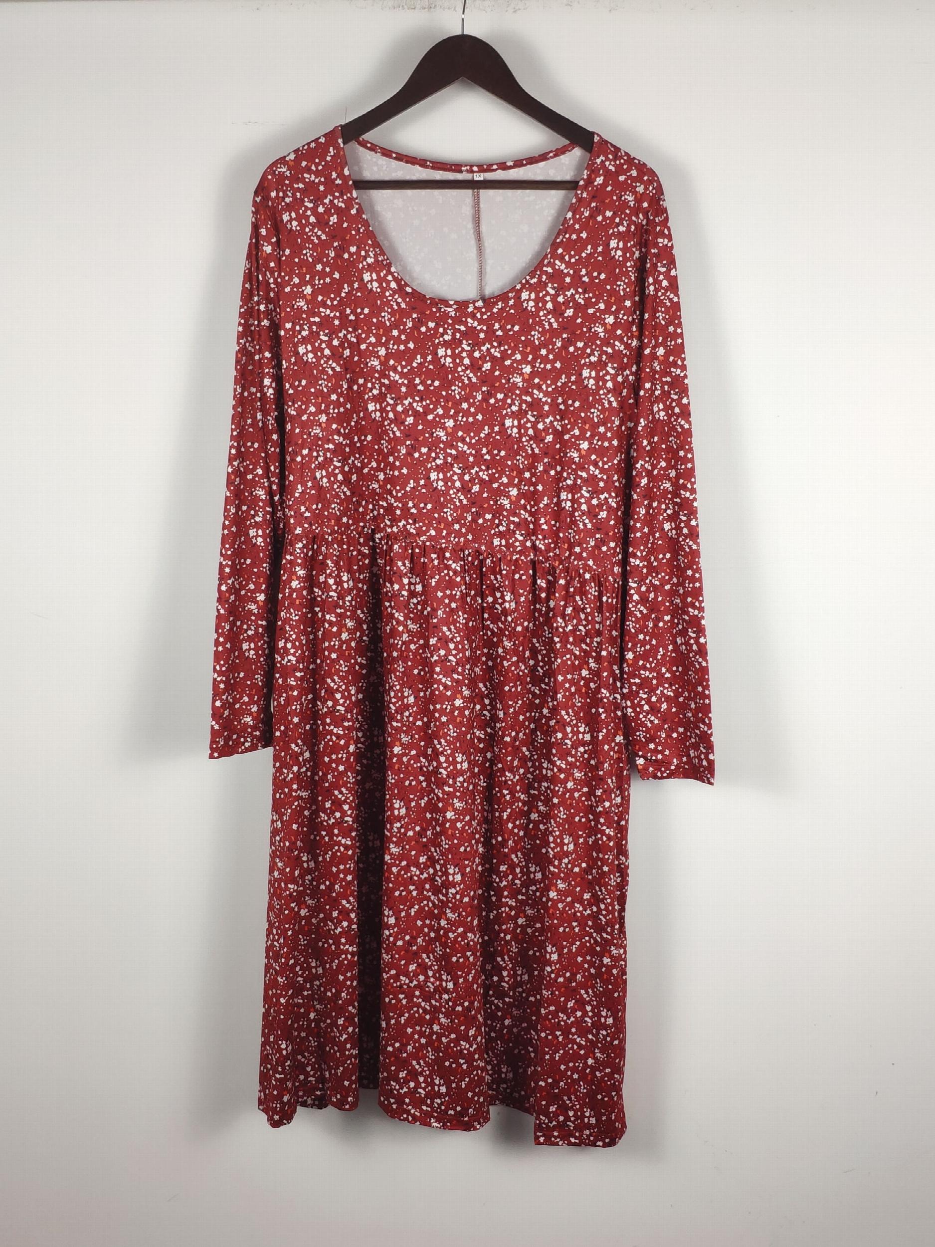 Random Ditsy Floral Print Round Neck Plus Size Tee Dress