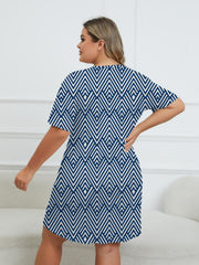  Geometric Print Round Neck Dress