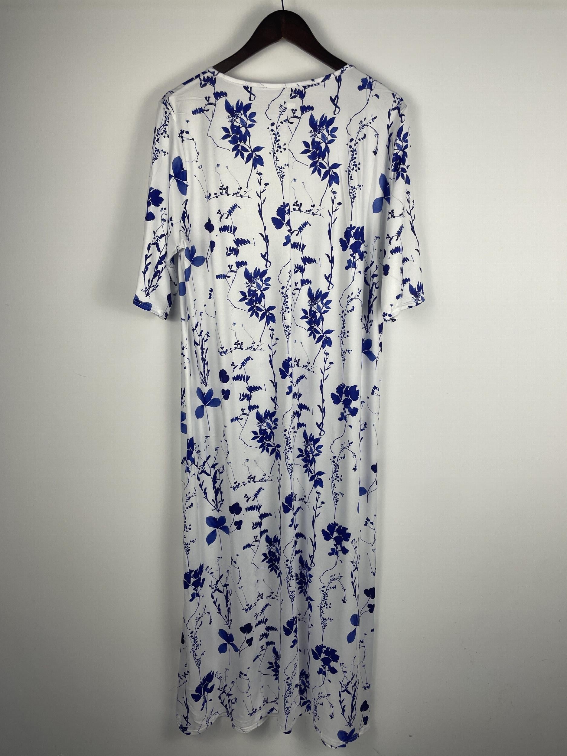  Floral Print V Neck Maxi Dress