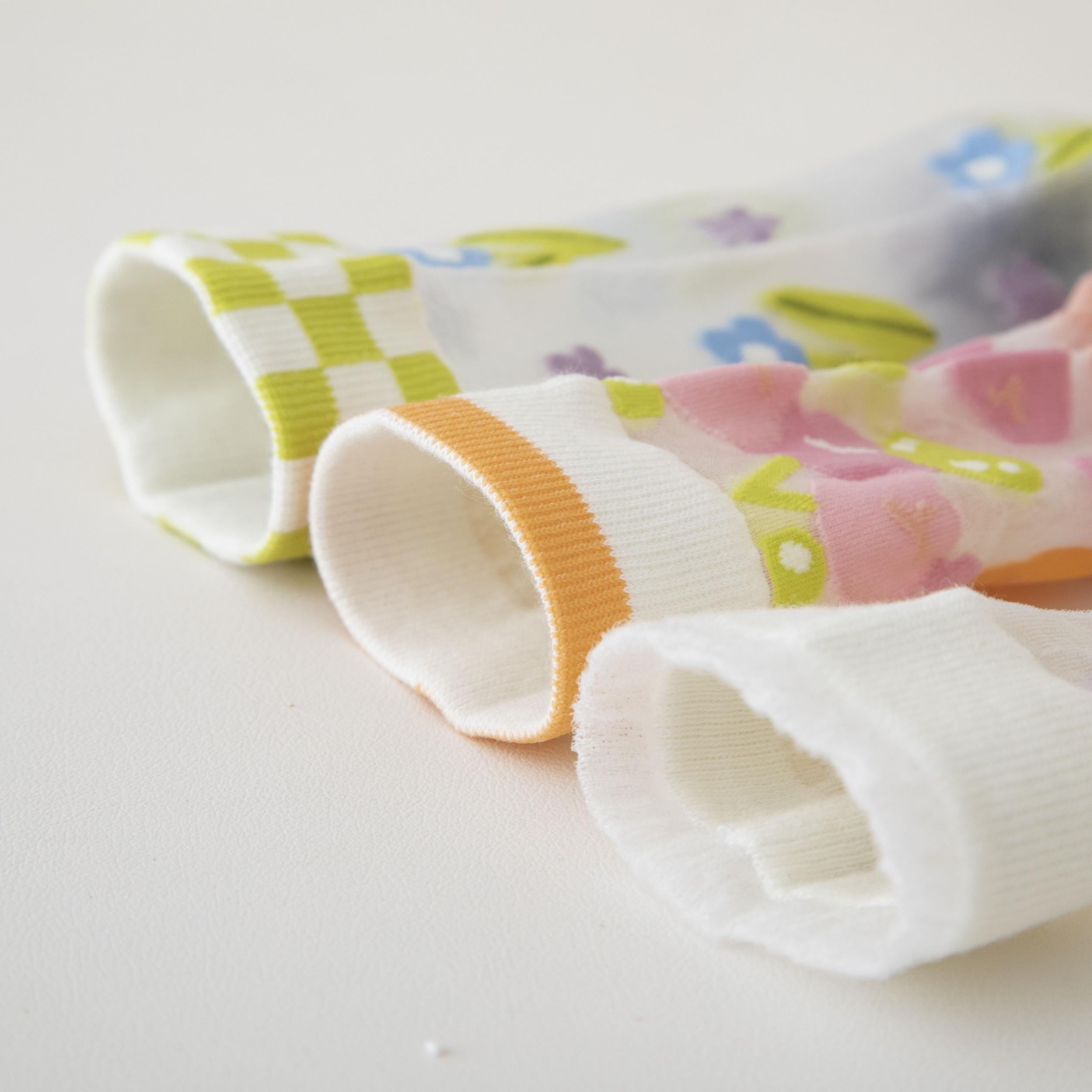 Floral Print Mesh Stitching Mid Tube Socks: 5 Pairs